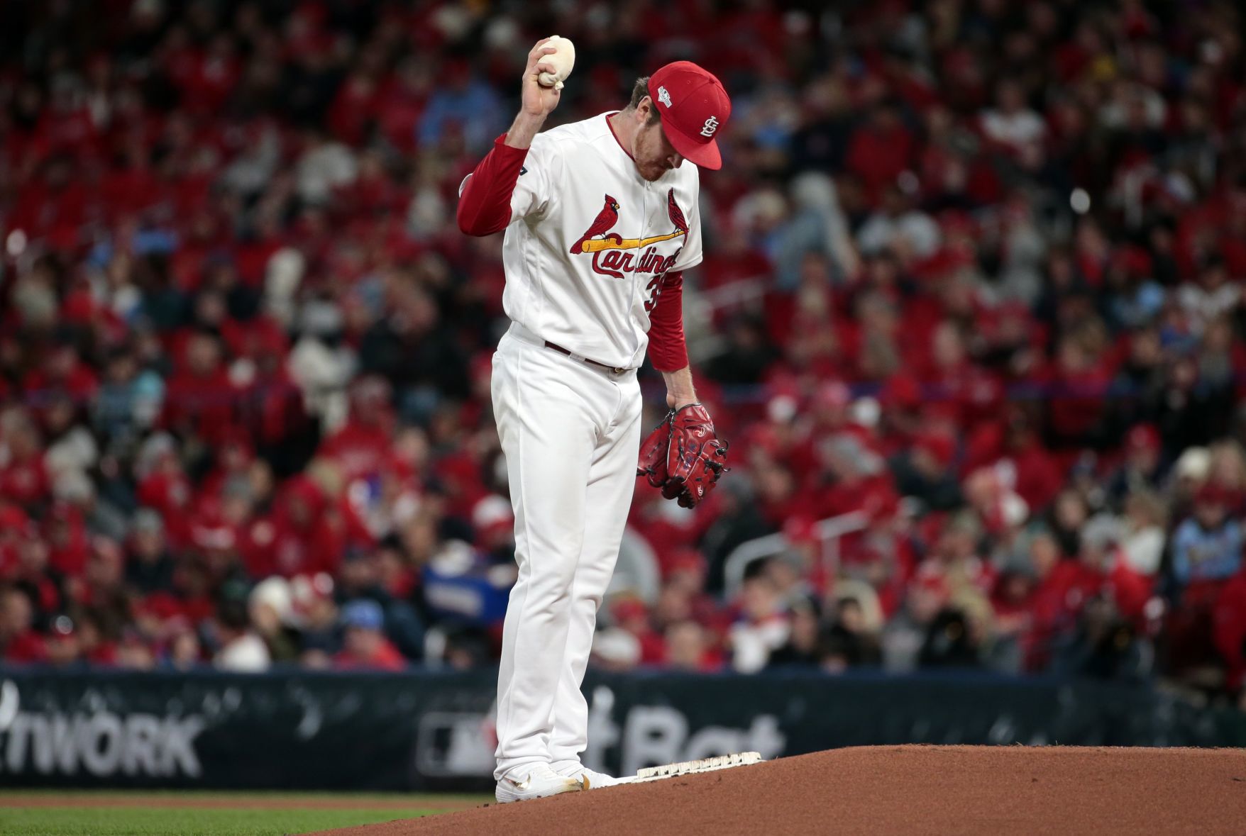 Cardinals, Nationals open NLCS at Busch